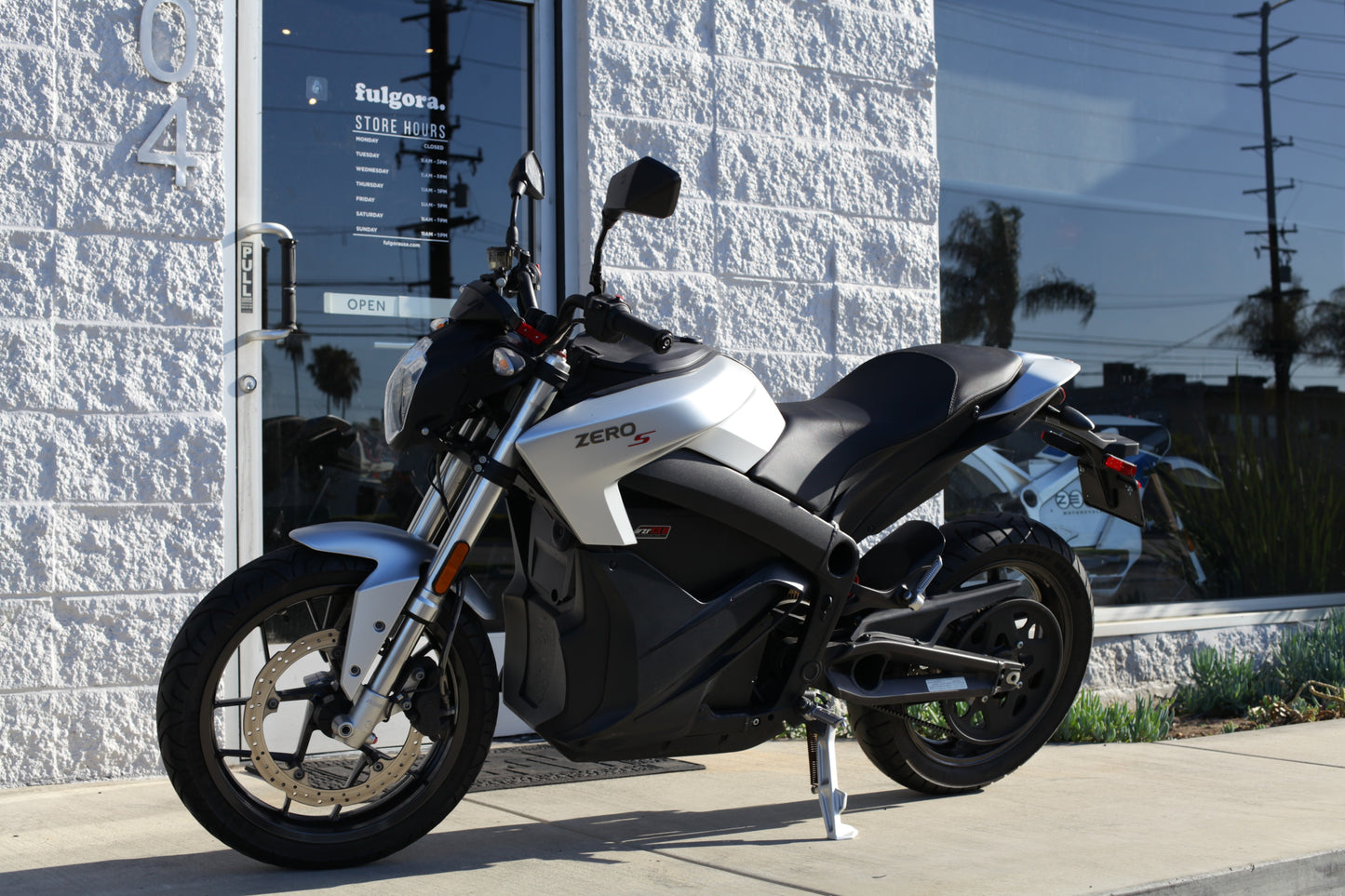 2018 Zero S (ZF 13.0) Satin Silver [PRE-OWNED] $5,990 OBO