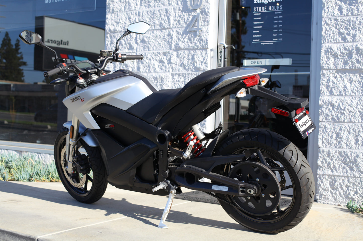 2018 Zero S (ZF 13.0) Satin Silver [PRE-OWNED] $5,990 OBO