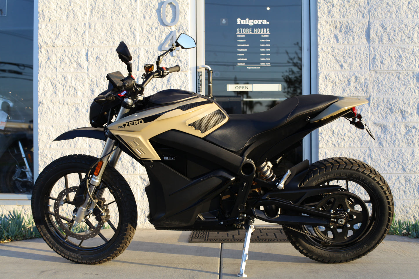 2022 Zero DS (ZF 7.2) Quicksand [PRE-OWNED] $6,990 OBO