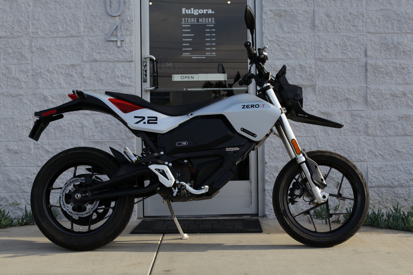 2022 Zero FXE (ZF 7.2) Silver [PRE-OWNED]