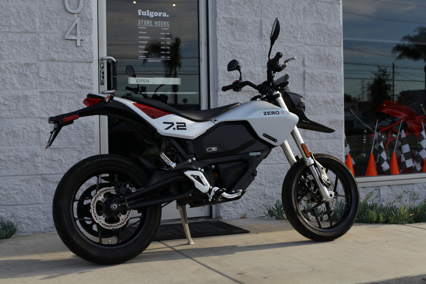 2022 Zero FXE (ZF 7.2) Silver [PRE-OWNED]