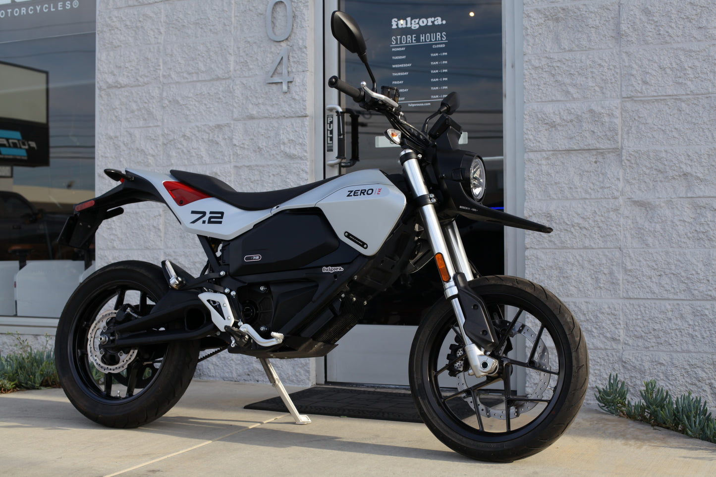 2022 Zero FXE (ZF 7.2) Silver [PRE-OWNED]