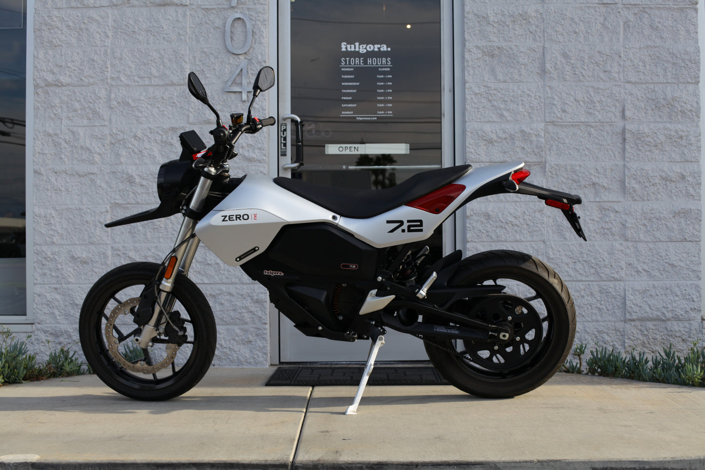 2022 Zero FXE (ZF 7.2) Silver [PRE-OWNED]