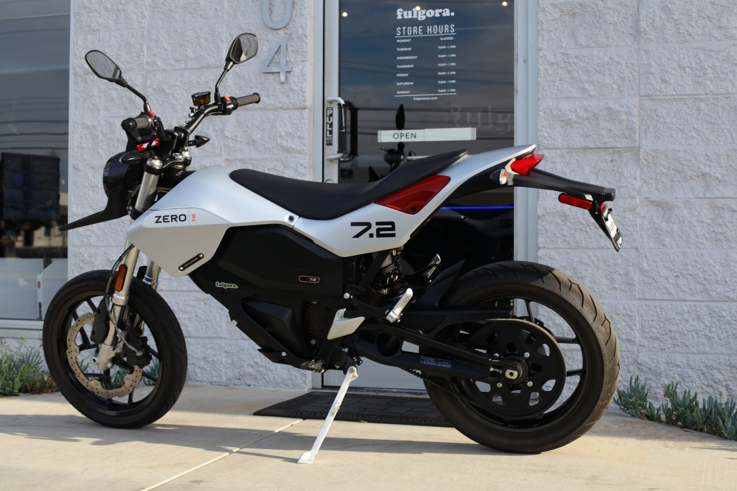 2022 Zero FXE (ZF 7.2) Silver [PRE-OWNED]