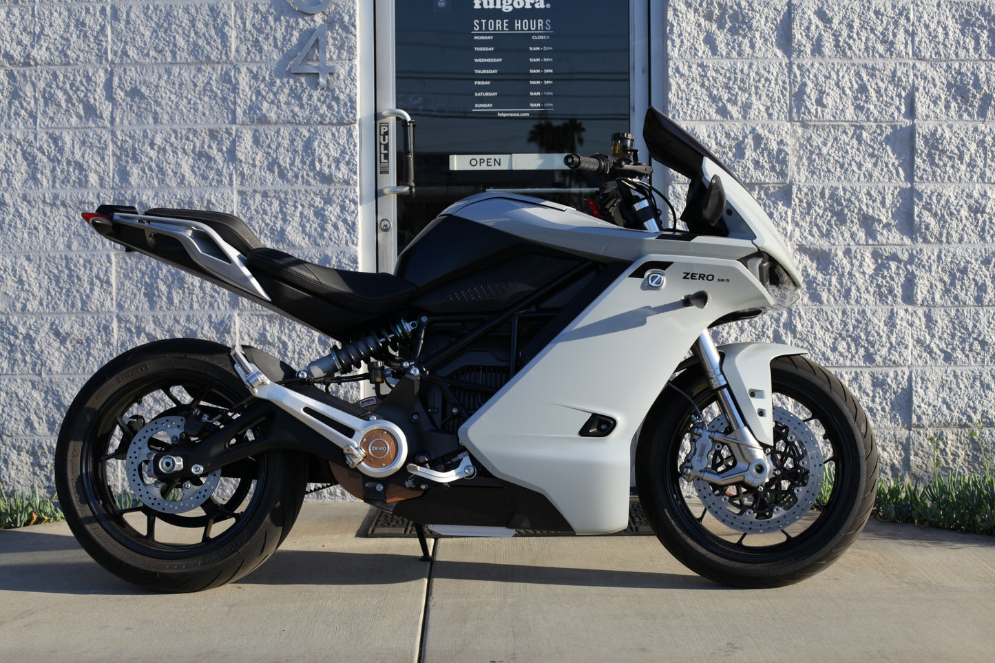 2022 Zero SR/S (ZF 15.6+) Aileron/Black– UPGRADED BATTERY [PRE-OWNED] $12,990 OBO