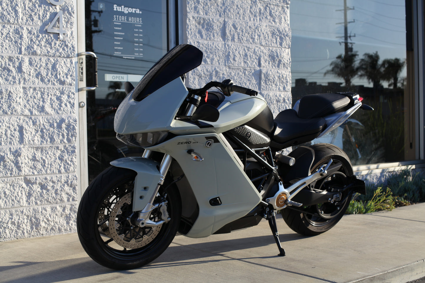 2022 Zero SR/S (ZF 15.6+) Aileron/Black– UPGRADED BATTERY [PRE-OWNED] $12,990 OBO