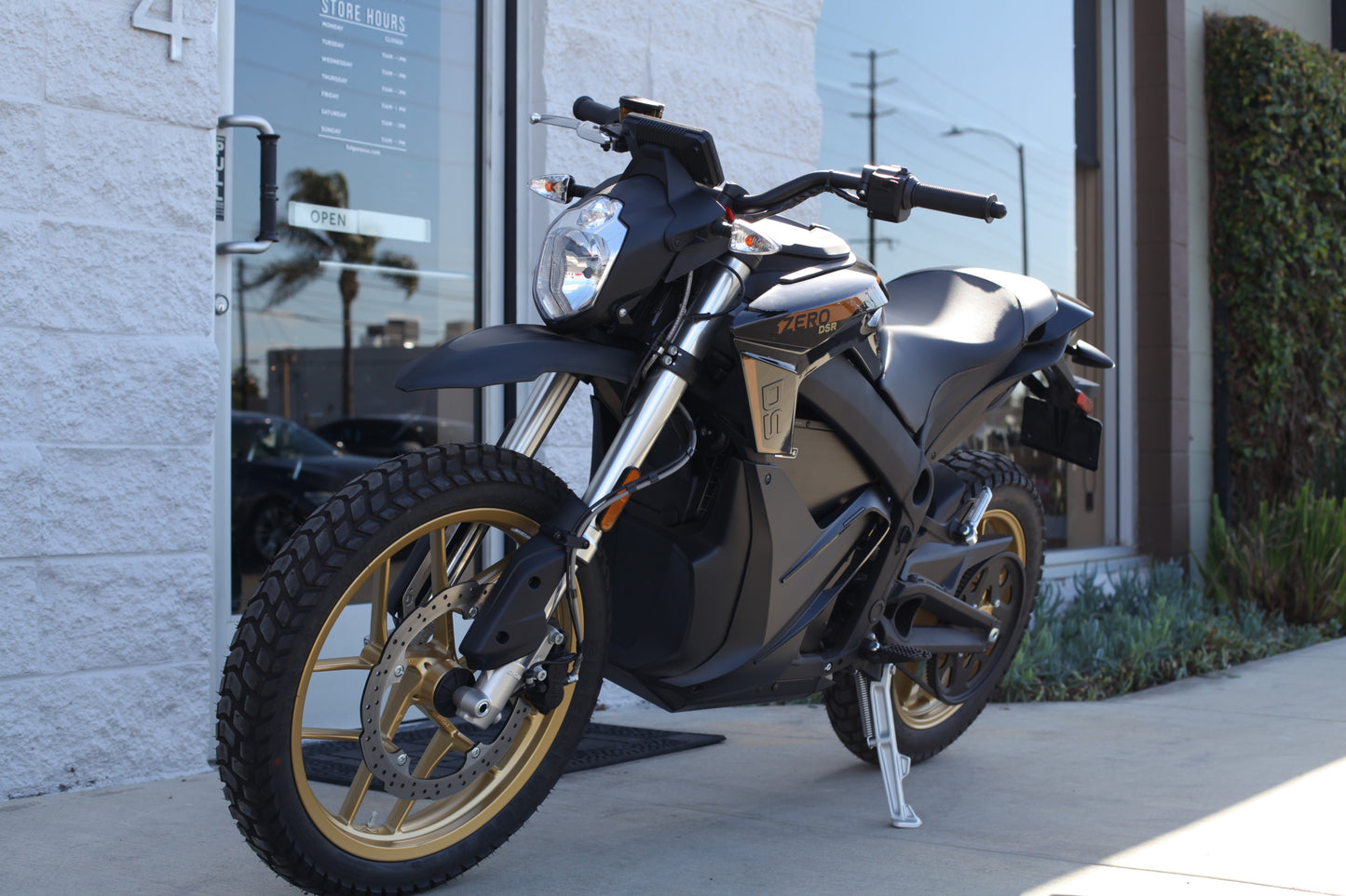 2023 Zero DSR (ZF 14.4) Black $8,990