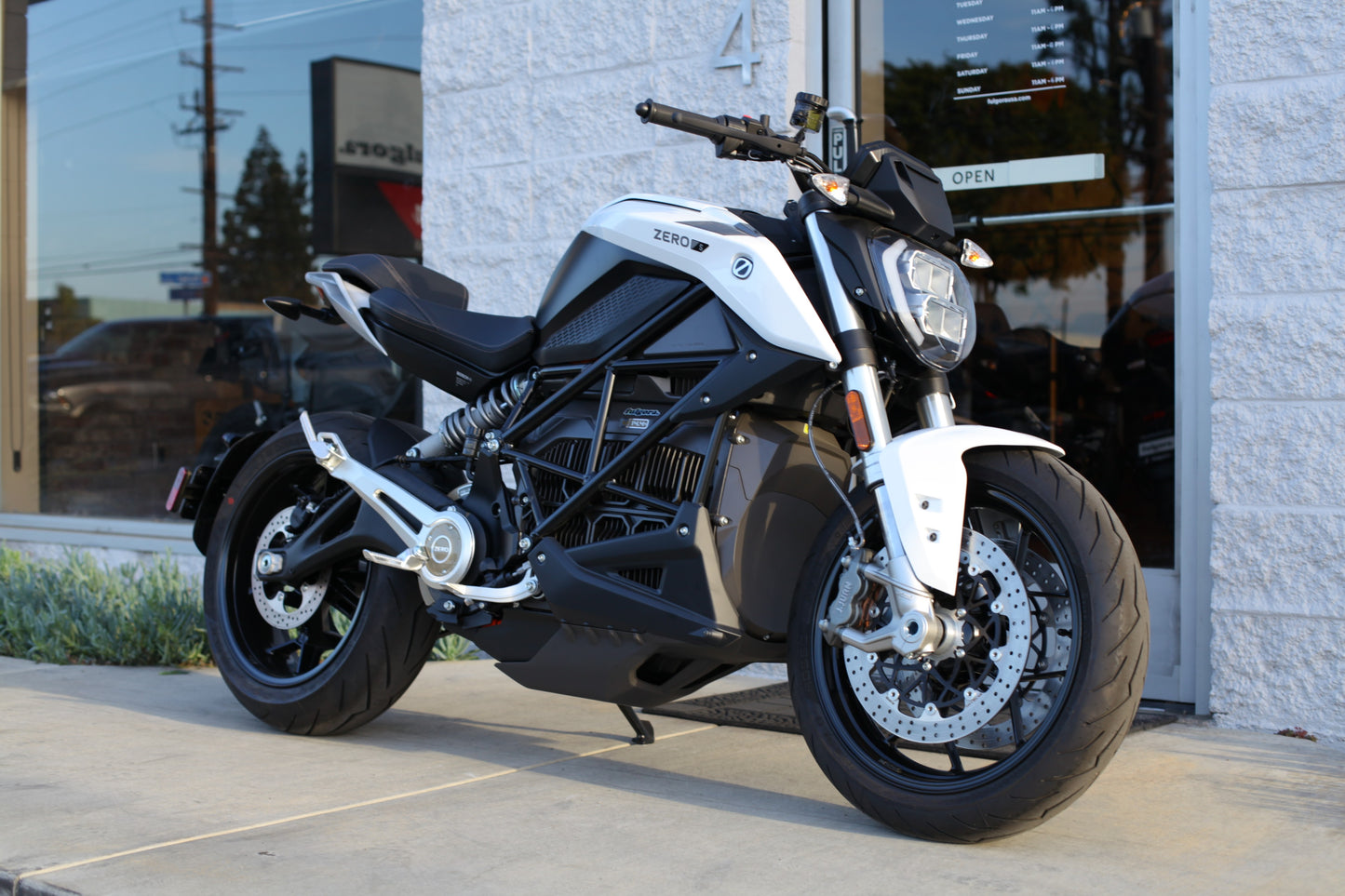 2024 Zero S (ZF 14.4+) White/Silver