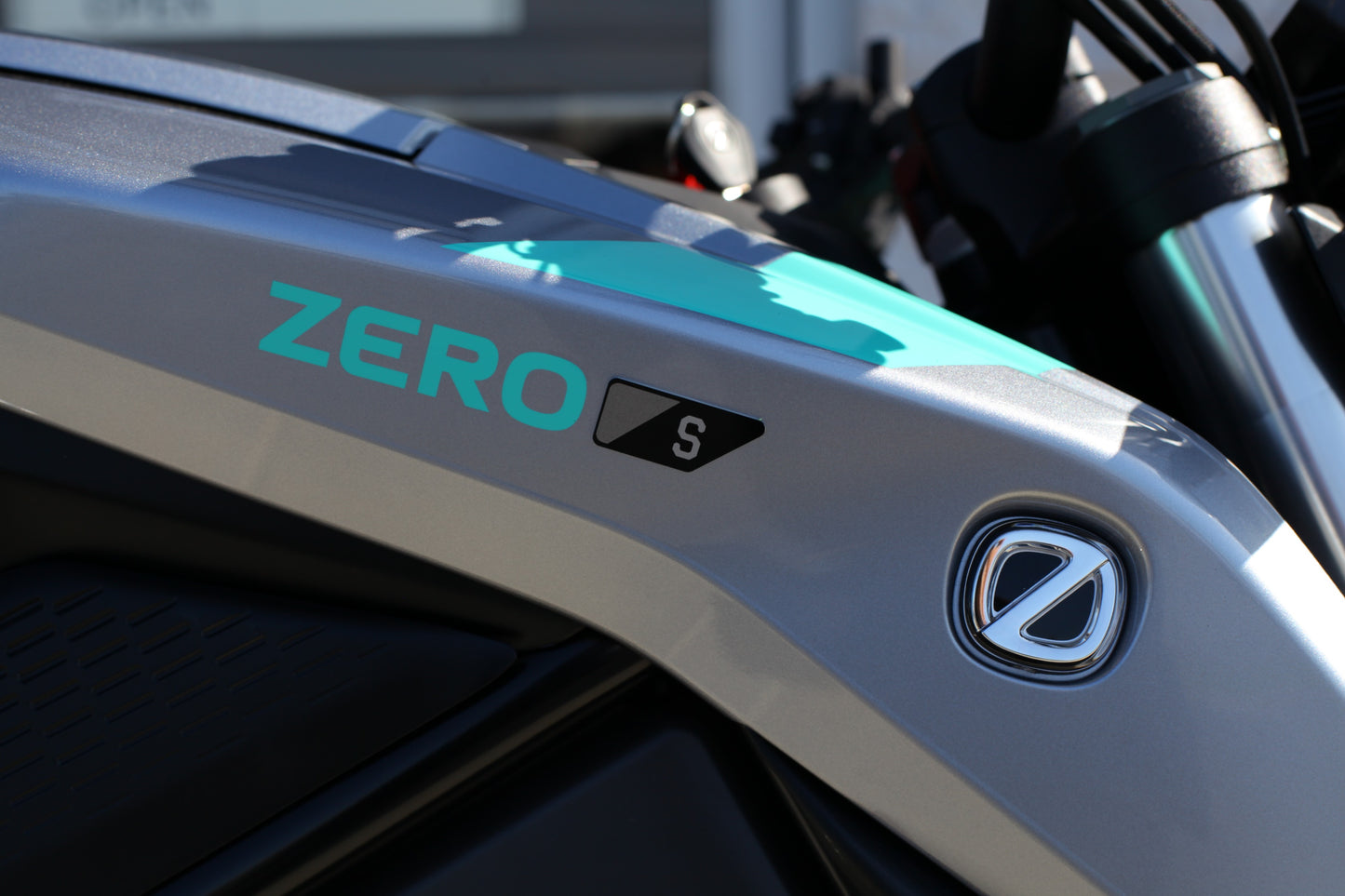 2025 Zero S (ZF 14.4+) Silver/Teal